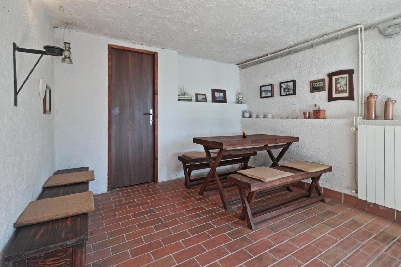 Two Olives Villa Vrbnik Exterior photo