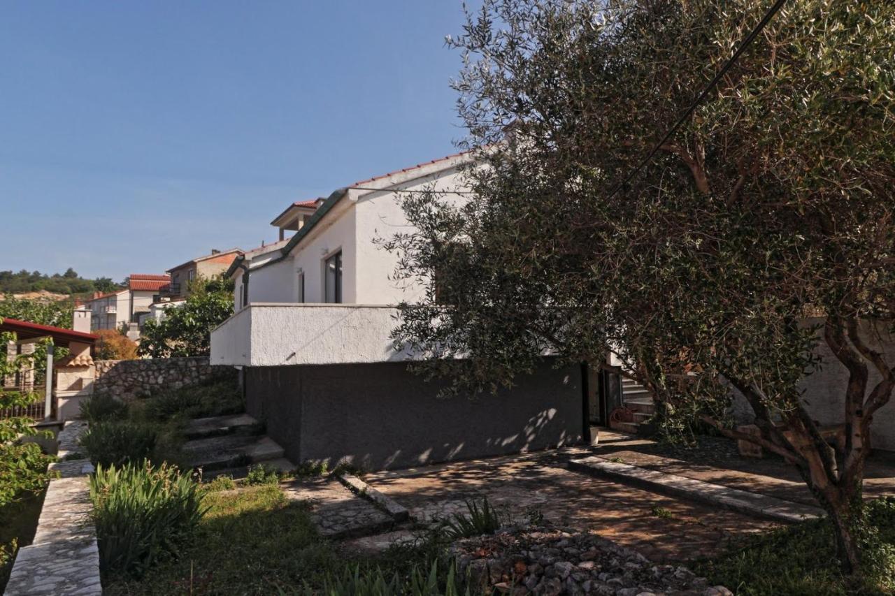 Two Olives Villa Vrbnik Exterior photo