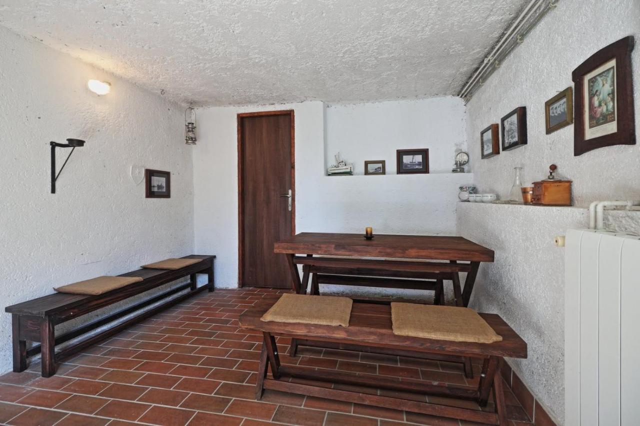 Two Olives Villa Vrbnik Exterior photo