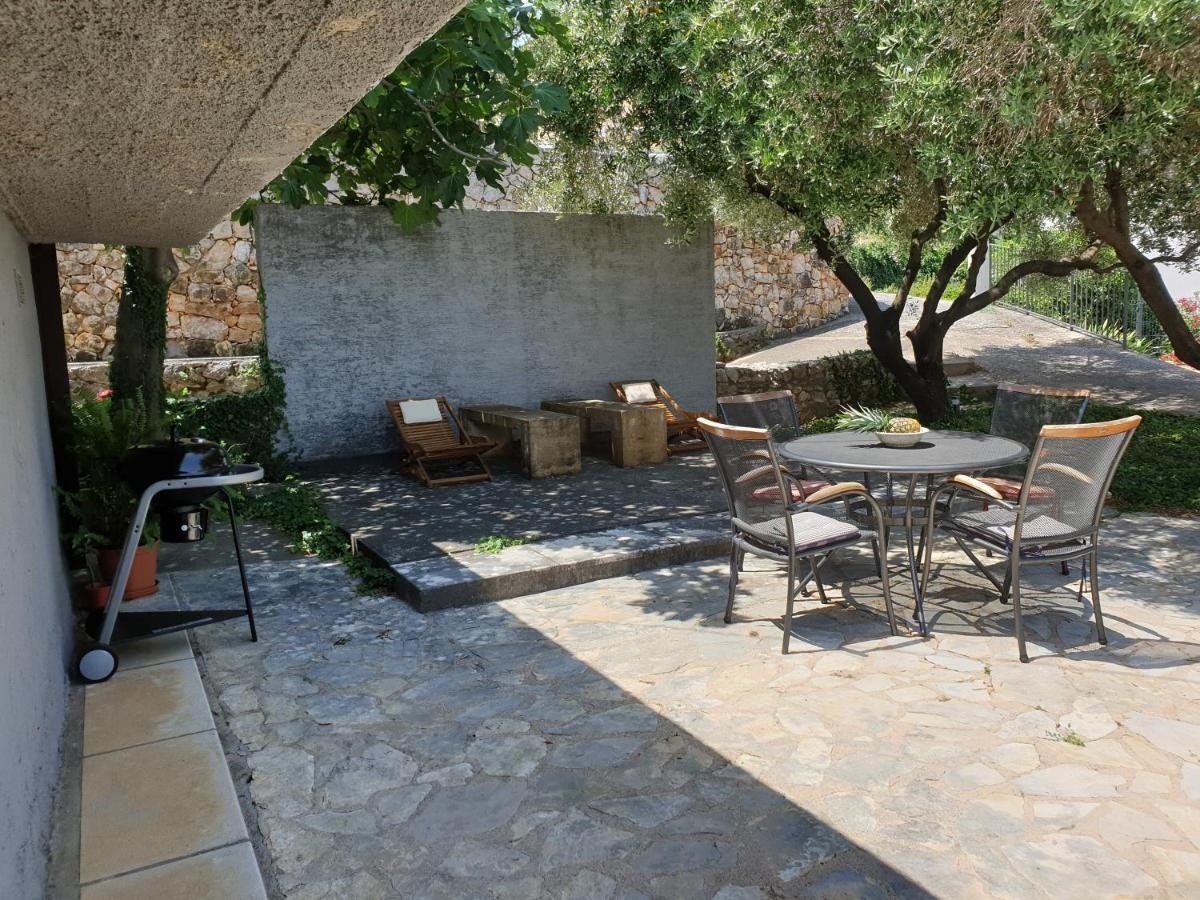 Two Olives Villa Vrbnik Exterior photo